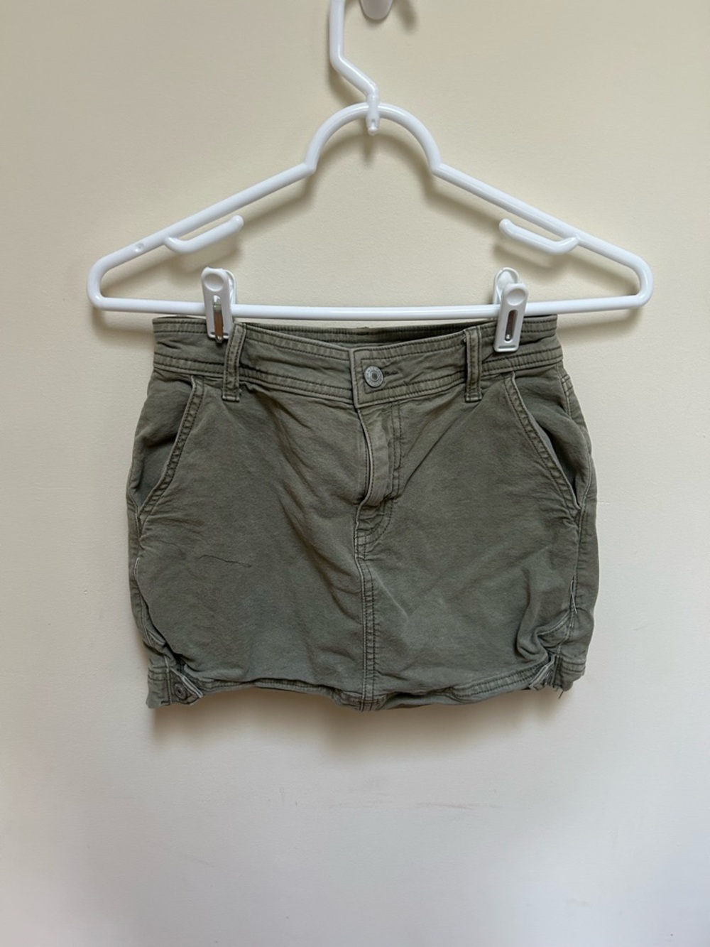 American Eagle Outfitters Olive Mini Cargo Skirt